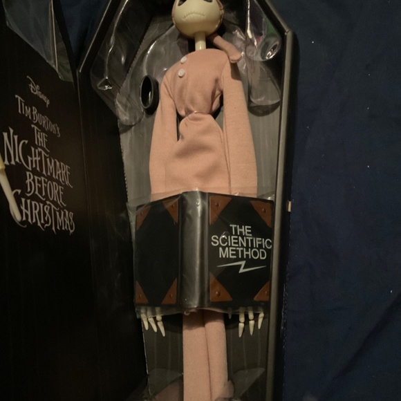 Disney nightmare before Christmas coffin doll - Picture 3 of 5